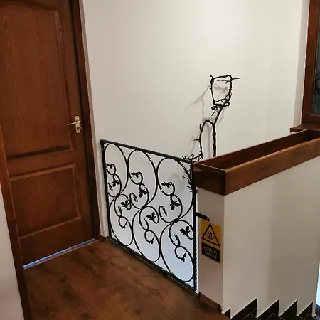 Merlot Borhotel Es Latvanypince