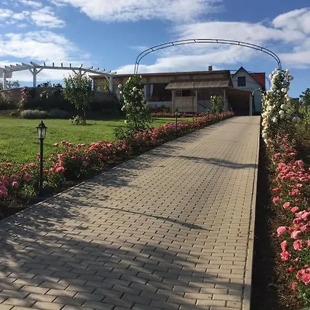 Merlot Borhotel Es Latvanypince 호텔 Edelény