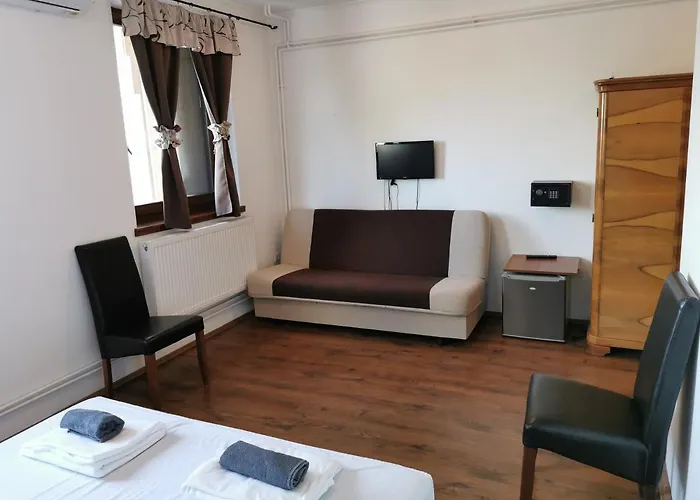 Merlot Borhotel Es Latvanypince Hotel